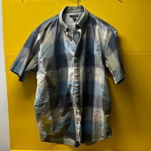 Knights Apparel Gray/Green Plaid short sleeve collared button down shirt. Medium